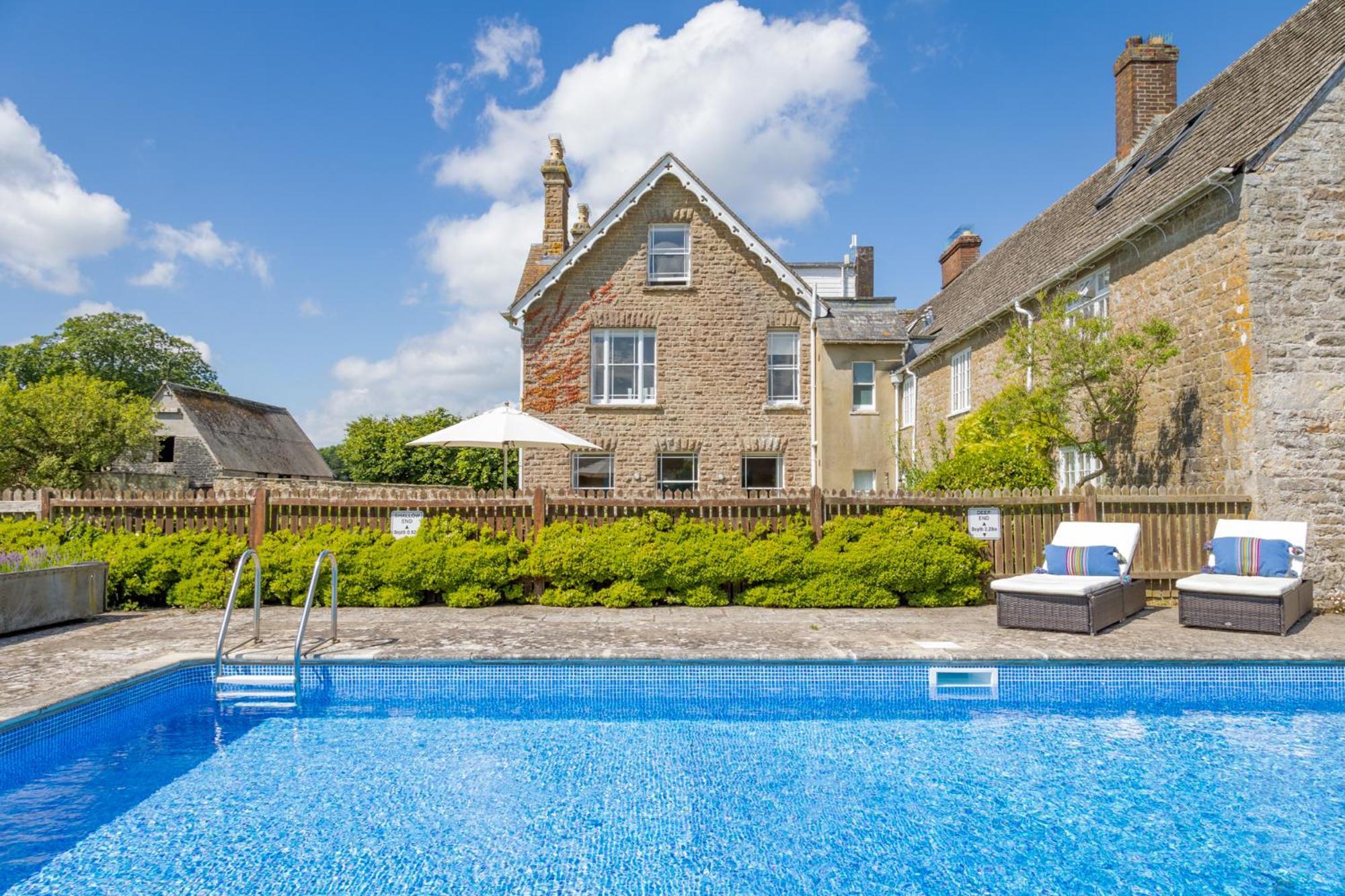 Overtown Manor Bed And Breakfast Swindon Esterno foto