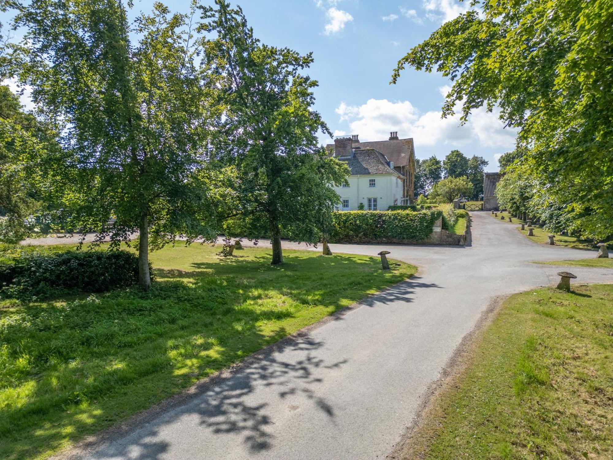 Overtown Manor Bed And Breakfast Swindon Esterno foto