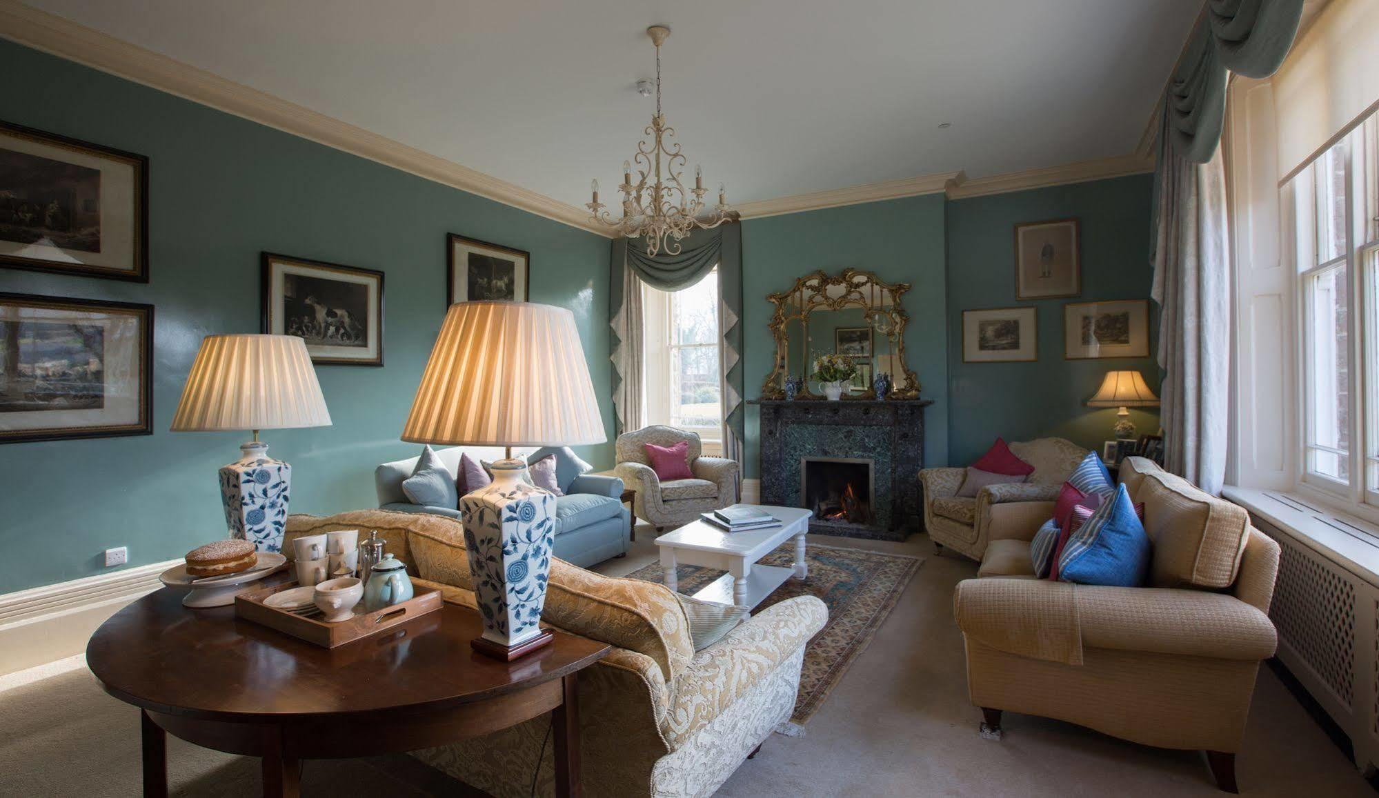 Overtown Manor Bed And Breakfast Swindon Esterno foto